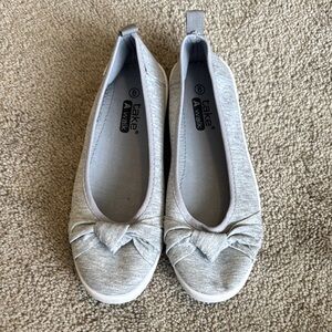 Women's Gray Flats